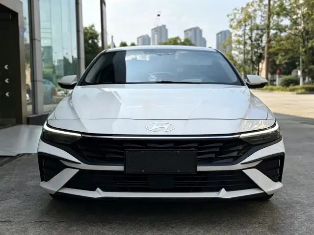 Hyundai Elantra — Фото автомобиля 2
