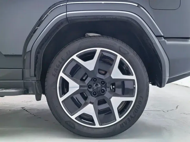 iCAR V27 — Фото автомобиля 16