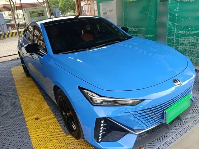 Changan UNI-V — Фото автомобиля 3