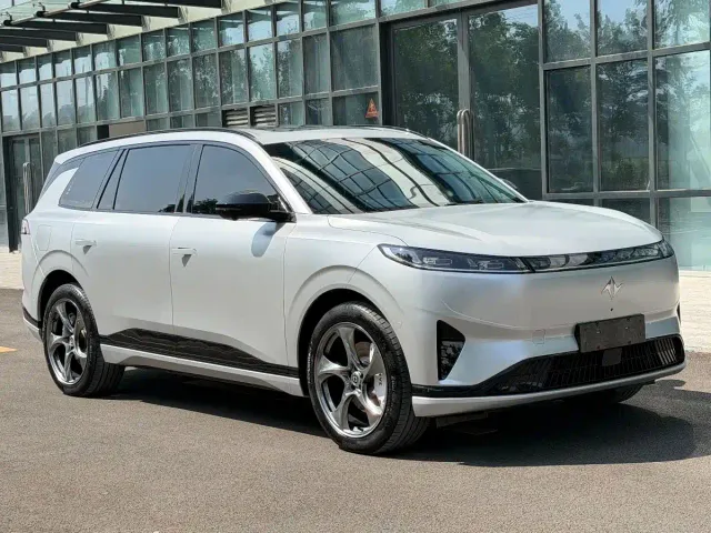 Dongfeng eπ 008 — Фото автомобиля 3