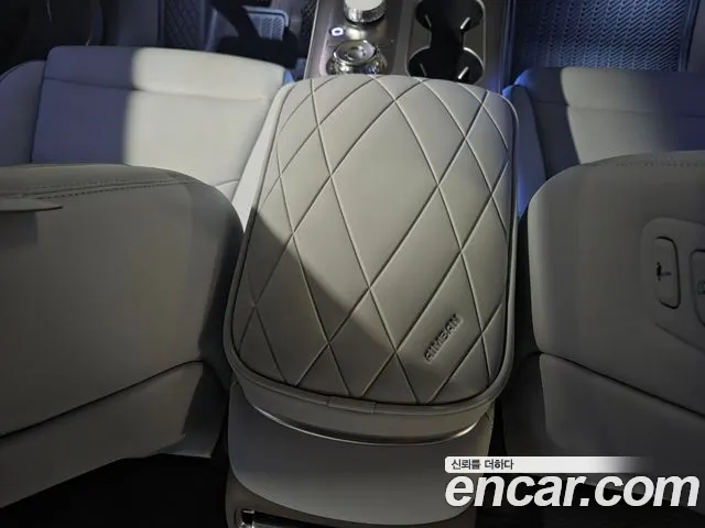 Genesis GV70 — Фото автомобиля 10