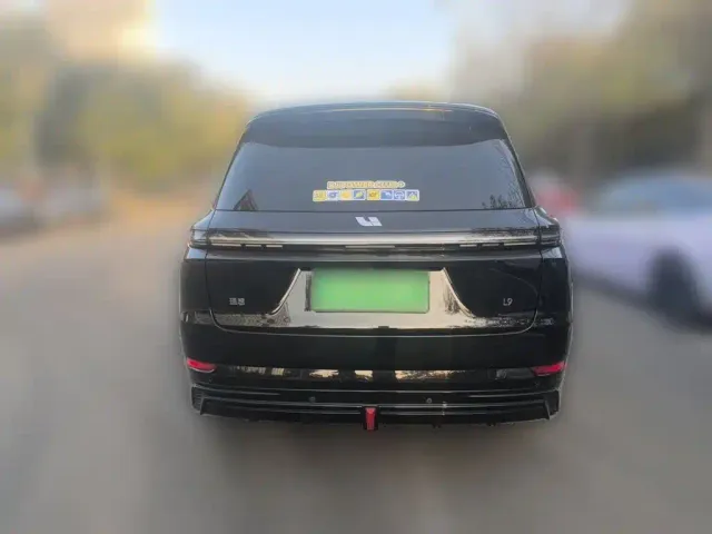 Li Auto L9 — Фото автомобиля 5