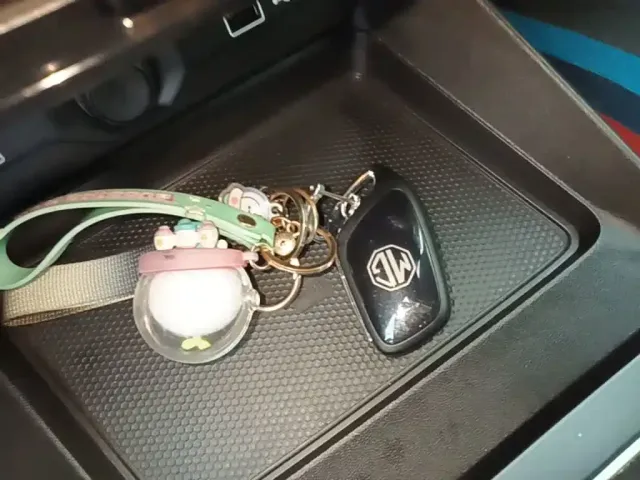 MG MG5 2022 180DVVT CVT Youth Flagship Edition — Фото автомобиля 8