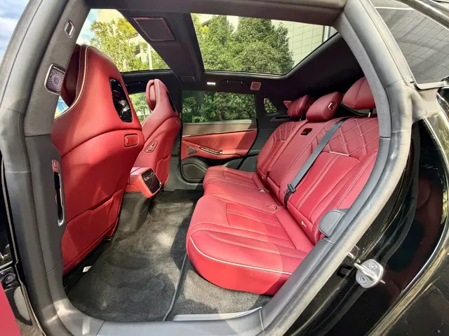 Denza Z9GT — Фото автомобиля 10