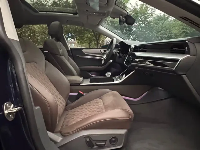 Audi A7L — Фото автомобиля 13