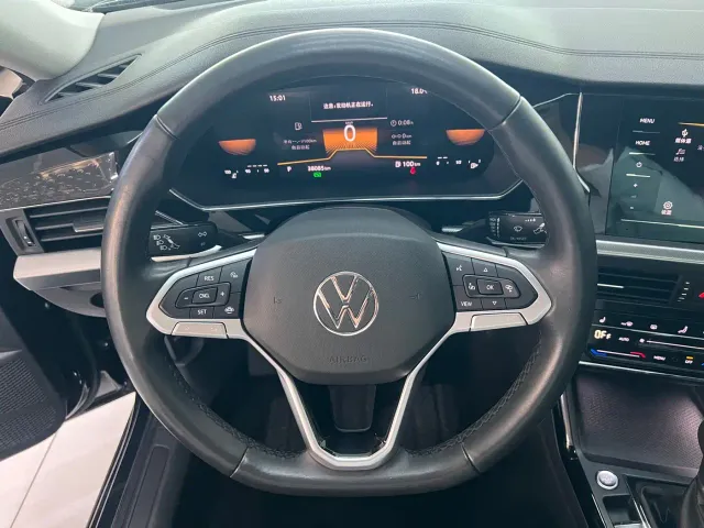 Volkswagen Passat — Фото автомобиля 15
