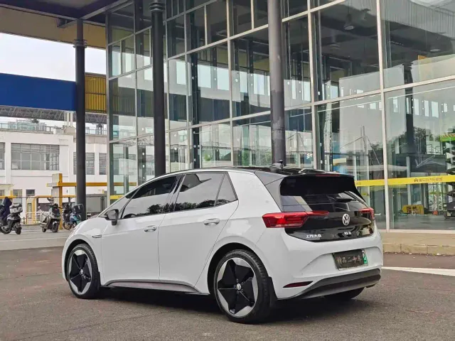 Volkswagen ID.3 — Фото автомобиля 9