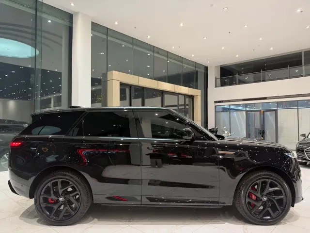 Land Rover Range Rover Sport — Фото автомобиля 9