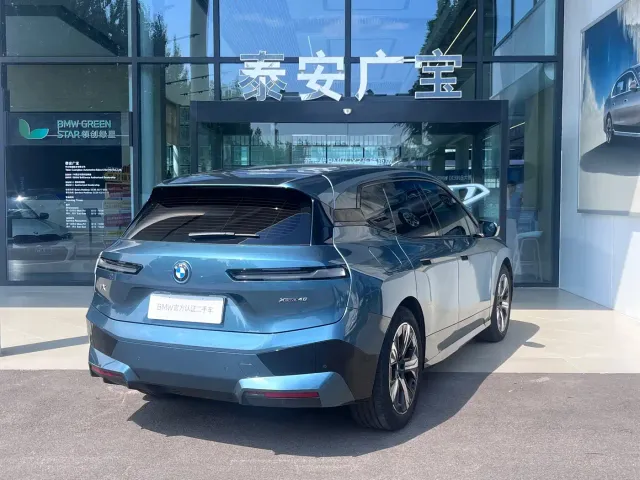 BMW iX — Фото автомобиля 4