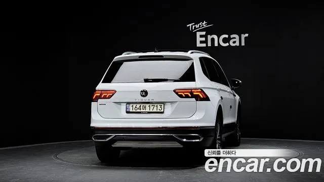 Volkswagen Tiguan — Фото автомобиля 4