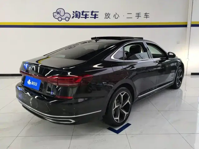 Volkswagen Passat — Фото автомобиля 3