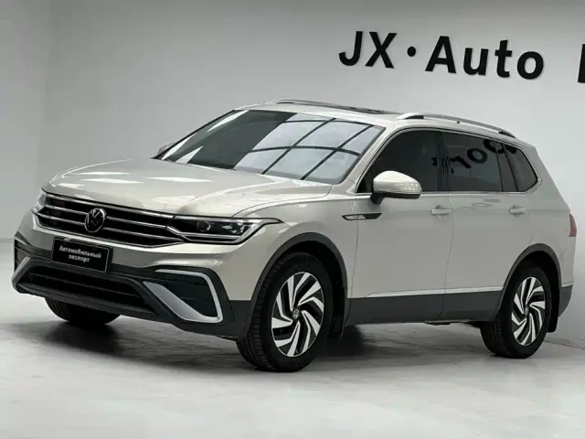 Фотография автомобиля — Volkswagen Tiguan L