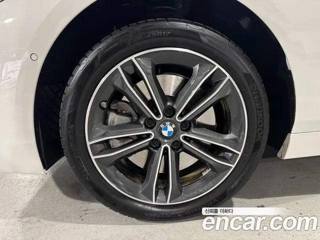 BMW 1 Series F40 — Фото автомобиля 5