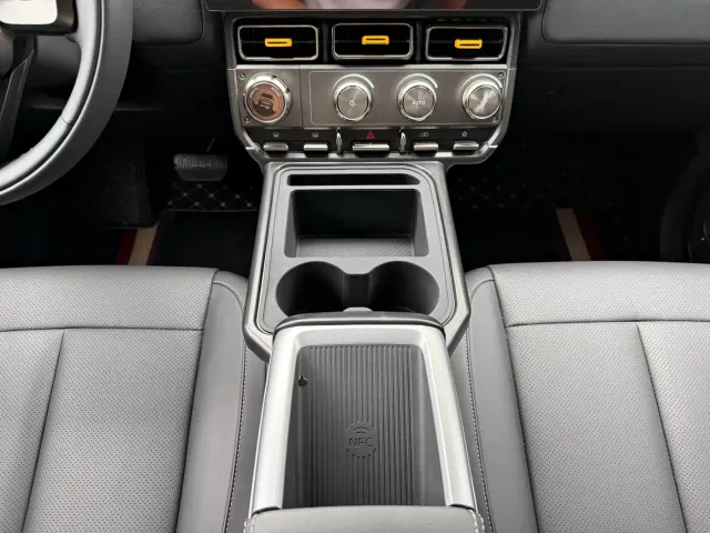 iCAR V23 — Фото автомобиля 13
