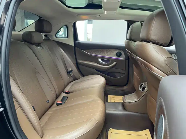Mercedes-Benz E-Class — Фото автомобиля 14