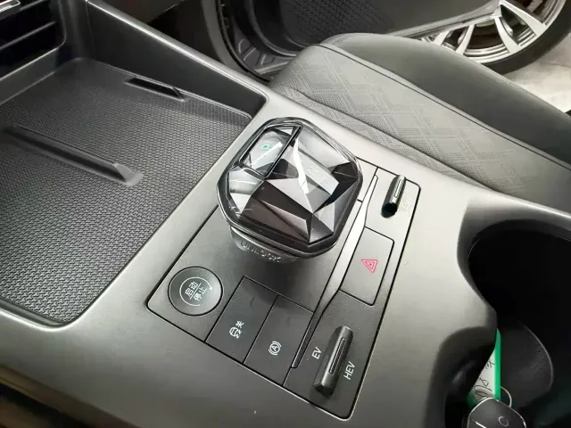 BYD Qin PLUS — Фото автомобиля 11