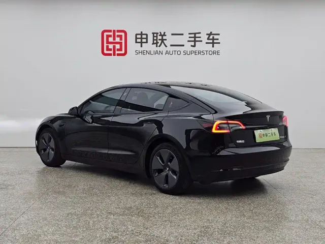 Tesla Model 3 — Фото автомобиля 3