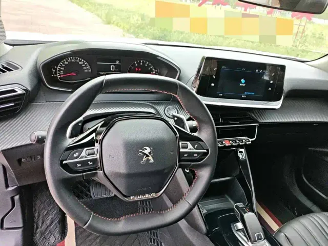 Peugeot 2008 — Фото автомобиля 10