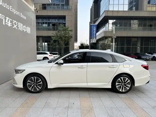 Honda Inspire — Фото автомобиля 3