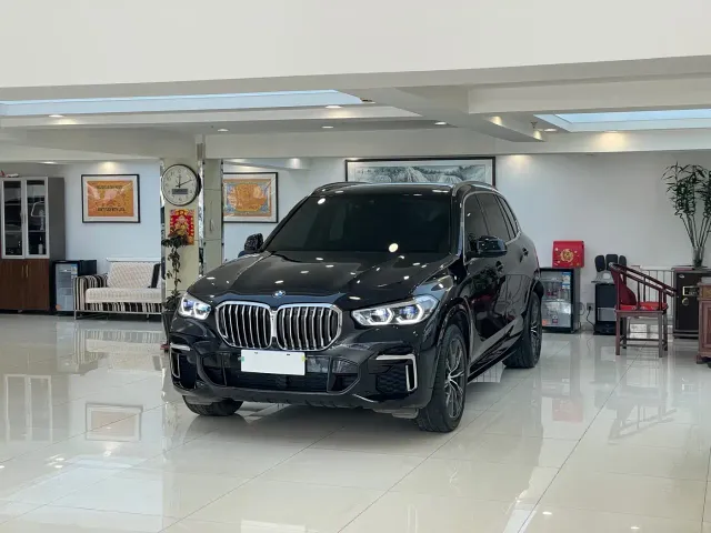 Фотография автомобиля — BMW X5