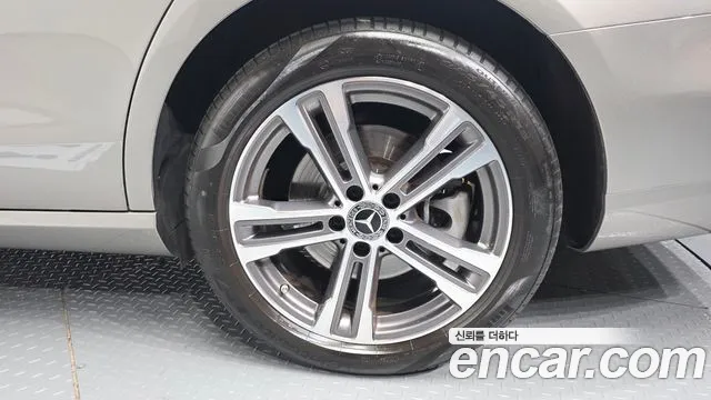 Mercedes-Benz E-Class E-класс W213 E350 4MATIC Avantgarde — Фото автомобиля 19