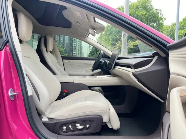 Xiaomi Auto Xiaomi SU7 2026 All-Wheel Drive Edition — Фото автомобиля 19