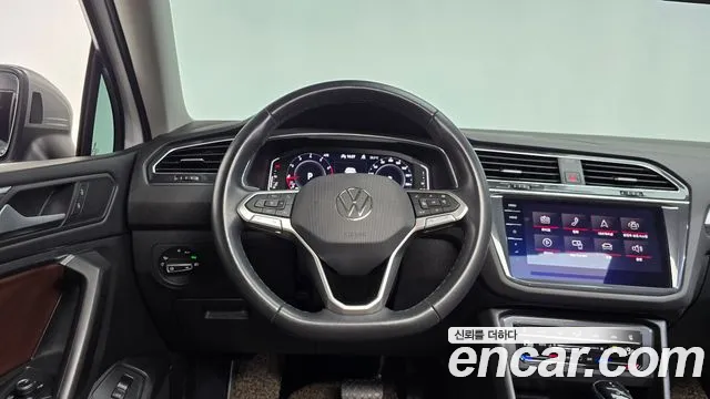 Volkswagen Tiguan — Фото автомобиля 12
