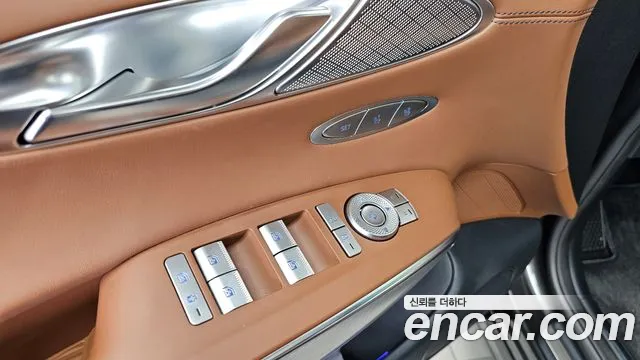 Genesis GV70 2.5T Бензин AWD — Фото автомобиля 25