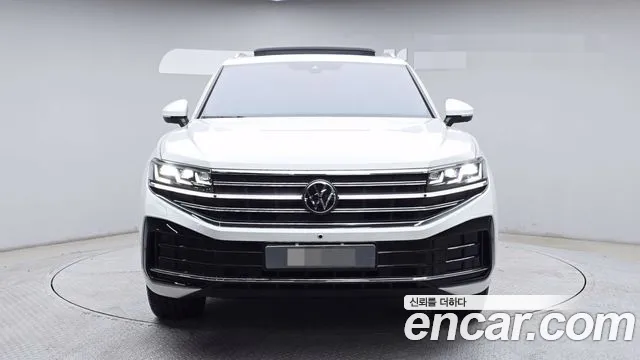 Volkswagen Touareg Generation 3 — Фото автомобиля 3