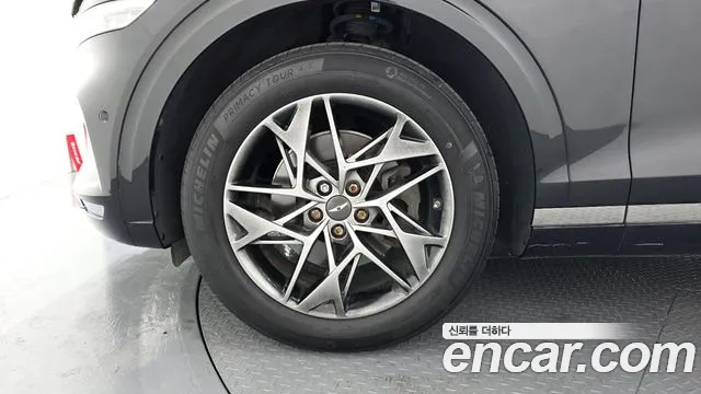 Genesis GV70 2.5T Бензин 2WD — Фото автомобиля 5