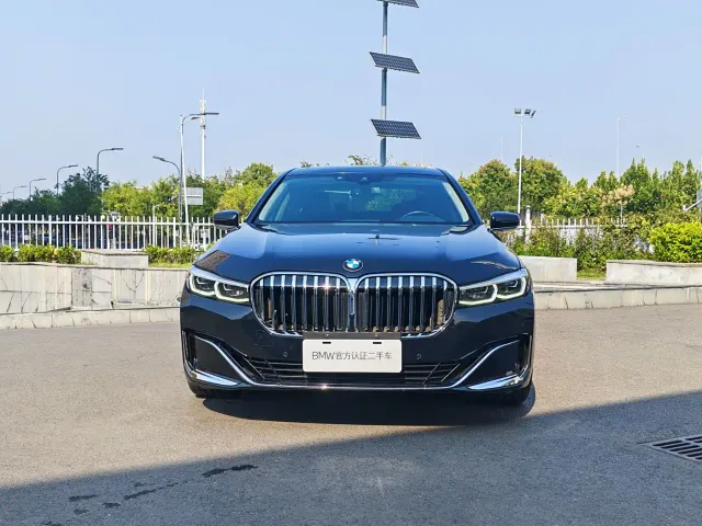 BMW 7 Series — Фото автомобиля 2