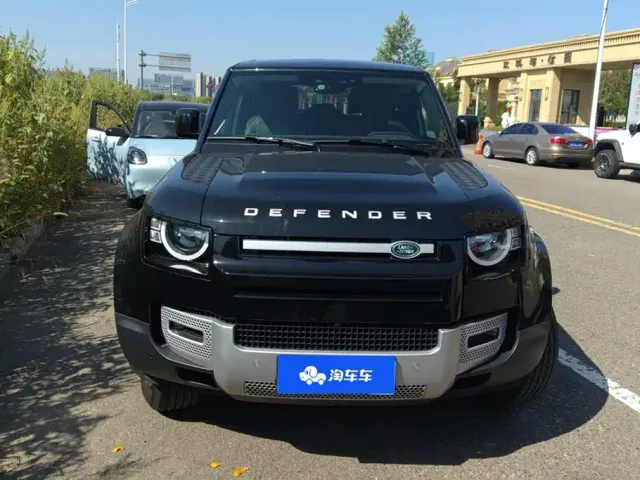 Land Rover Defender — Фото автомобиля 2