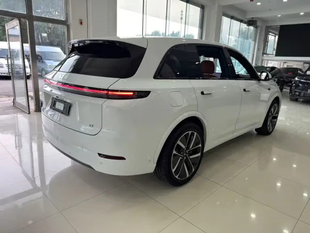 Li Auto L7 — Фото автомобиля 3