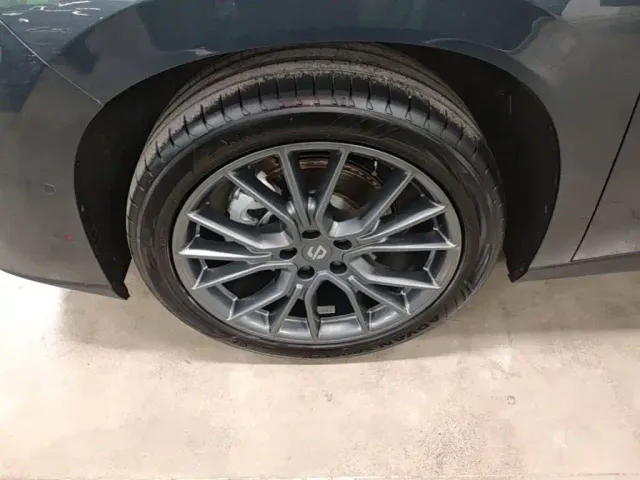 Leapmotor C10 — Фото автомобиля 22