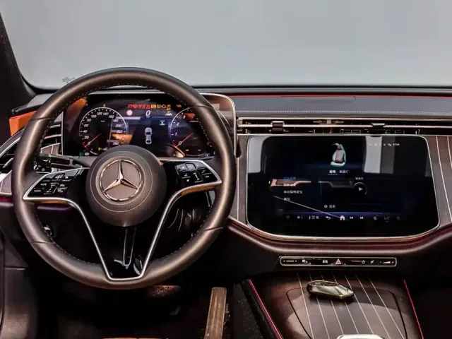 Mercedes-Benz E-Class — Фото автомобиля 25