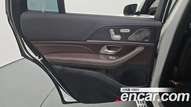 Mercedes-Benz GLS-Class — Фото автомобиля 24