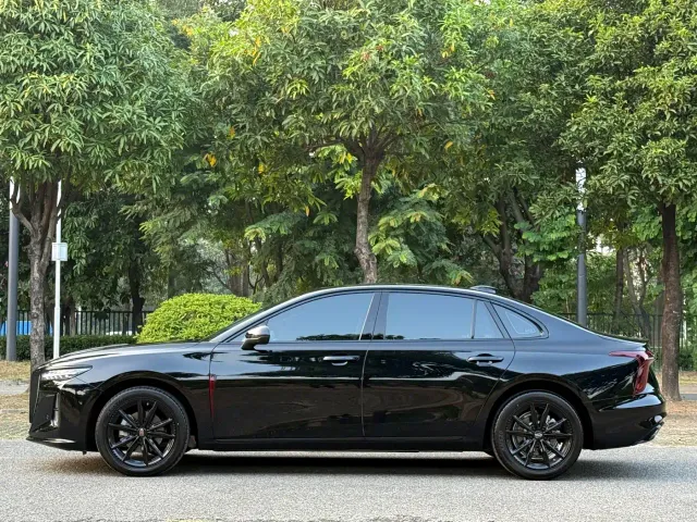 Hongqi H5 — Фото автомобиля 7