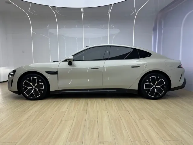 Xiaomi SU7 — Фото автомобиля 18