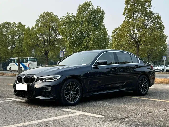 Фотография автомобиля — BMW 3 Series