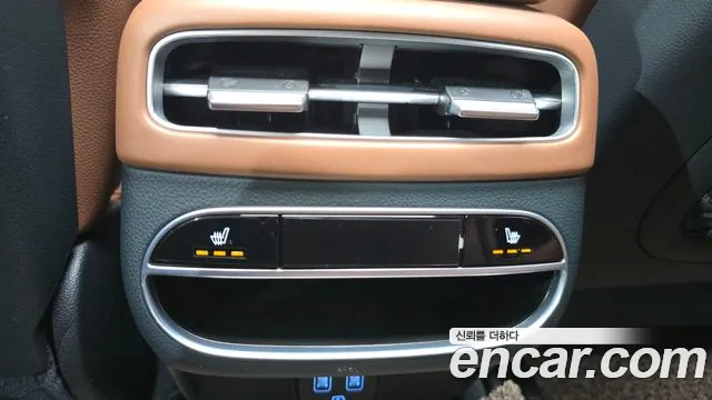 Genesis GV70 — Фото автомобиля 29