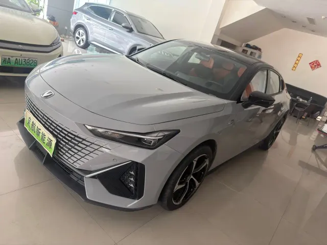 Фотография автомобиля — Changan UNI-V