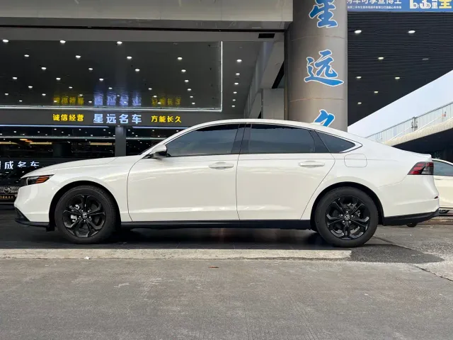 Honda Accord — Фото автомобиля 16