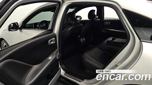 Hyundai Ioniq 6 — Фото автомобиля 16