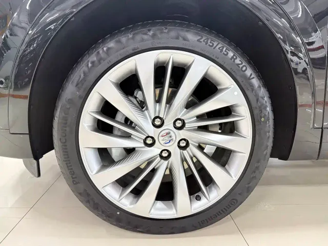 Buick Envision Plus — Фото автомобиля 20