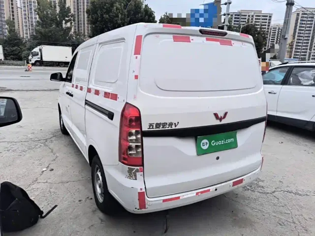Wuling Hongguang V — Фото автомобиля 4