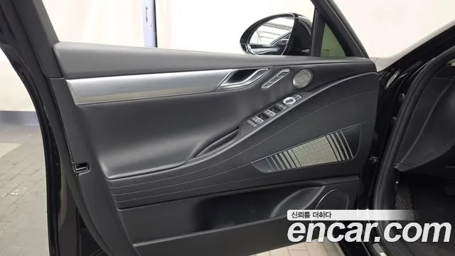 Genesis G80 Electrified G80 (RG3) — Фото автомобиля 21