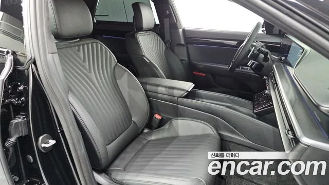 Hyundai Grandeur Grandeur (GN7) 3.5 Бензин 4WD — Фото автомобиля 26