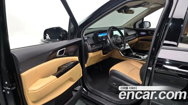 Kia Carnival Generation 4 — Фото автомобиля 15