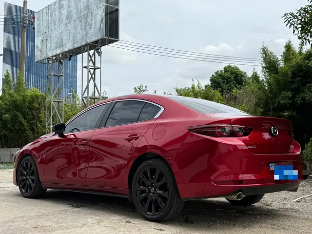 Mazda Axela — Фото автомобиля 8