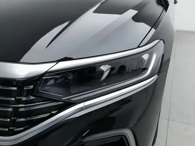 Volkswagen Passat — Фото автомобиля 7